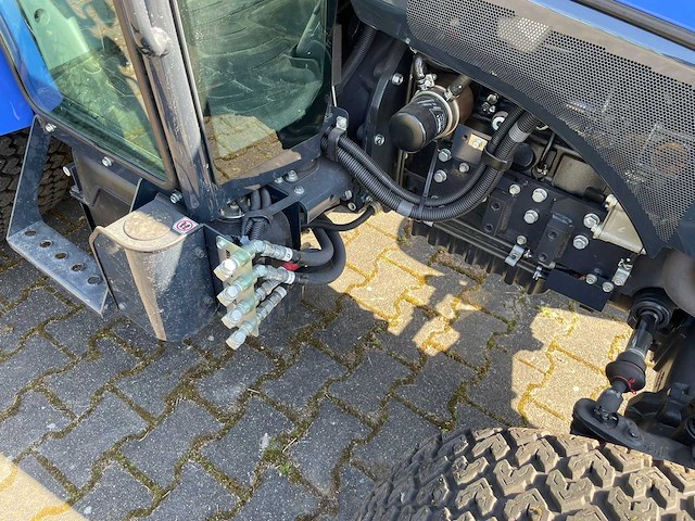 Iseki tg 6507 vierwielaangedreven landbouwtractor - afbeelding 12 van  17