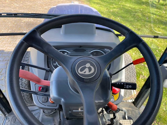 Iseki tg 6507 vierwielaangedreven landbouwtractor - afbeelding 4 van  17