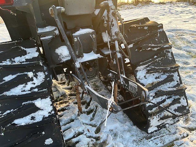 Iseki th 265 minitractor met rupsonderstel - afbeelding 4 van  21