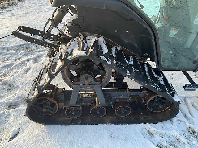 Iseki th 265 minitractor met rupsonderstel - afbeelding 6 van  21