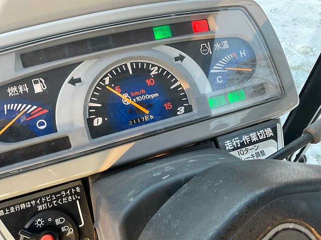 Iseki th 265 minitractor met rupsonderstel - afbeelding 12 van  21