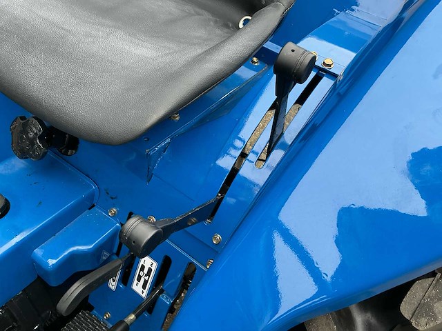 Iseki tl2100f minitractor - afbeelding 2 van  15