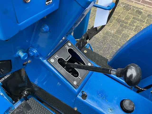 Iseki tl2100f minitractor - afbeelding 3 van  15