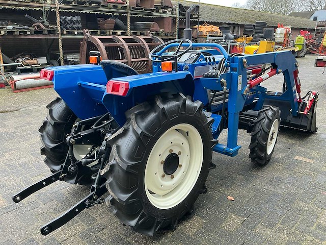 Iseki tl2100f minitractor - afbeelding 12 van  15