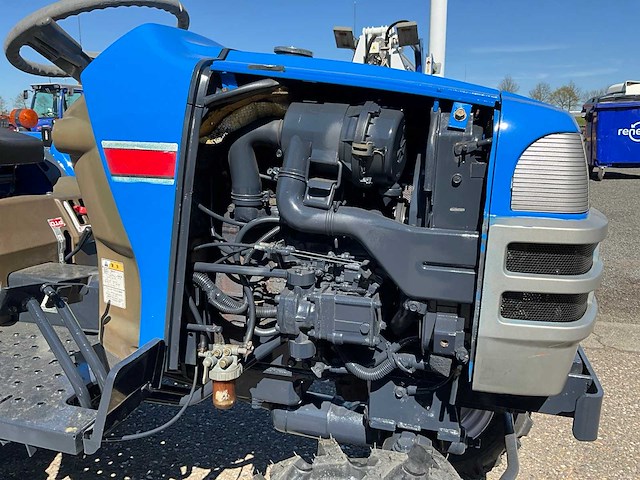 Iseki tm15 4wd minitractor - afbeelding 14 van  24