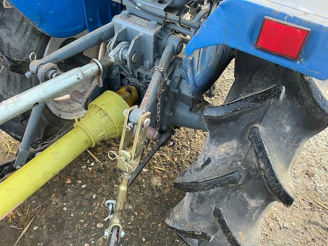 Iseki tu1500 vierwielaangedreven minitractor met maaidek - afbeelding 17 van  23