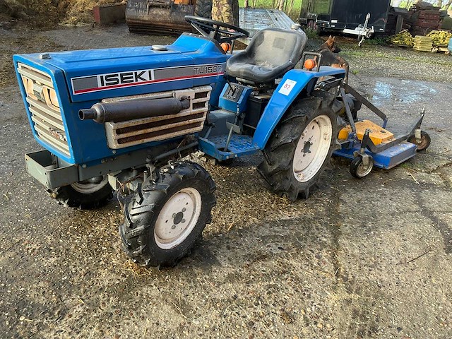 Iseki tu1500 vierwielaangedreven minitractor met maaidek - afbeelding 1 van  23
