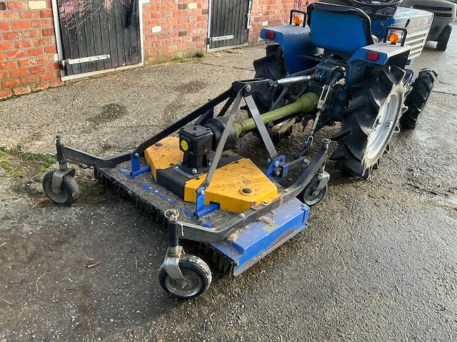 Iseki tu1500 vierwielaangedreven minitractor met maaidek - afbeelding 6 van  23