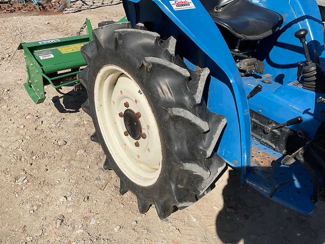 Iseki tu1700 minitractor met grondfrees - afbeelding 13 van  14