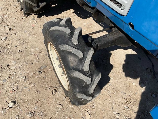 Iseki tu1700 minitractor met grondfrees - afbeelding 14 van  14