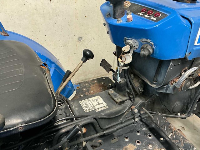 Iseki tx1300 minitractor - afbeelding 9 van  18