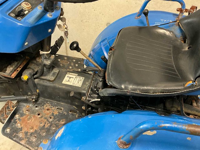 Iseki tx1300 minitractor - afbeelding 17 van  18