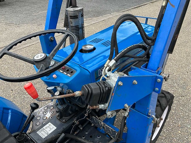 Iseki tx1410 4wd minitractor met voorlader - afbeelding 8 van  24