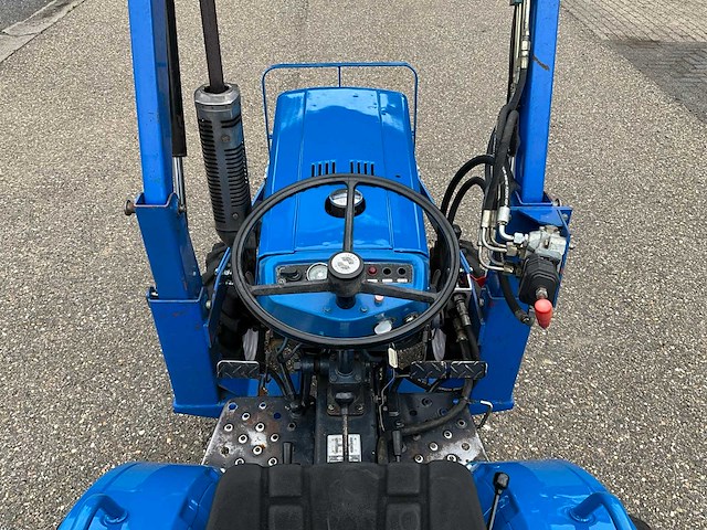 Iseki tx1410 4wd minitractor met voorlader - afbeelding 10 van  24