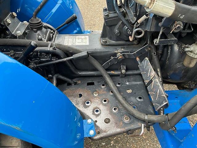 Iseki tx1410 4wd minitractor met voorlader - afbeelding 13 van  24