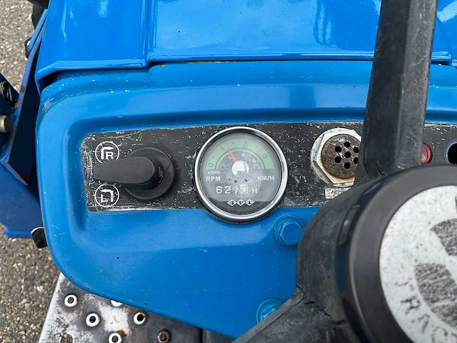 Iseki tx1410 4wd minitractor met voorlader - afbeelding 14 van  24