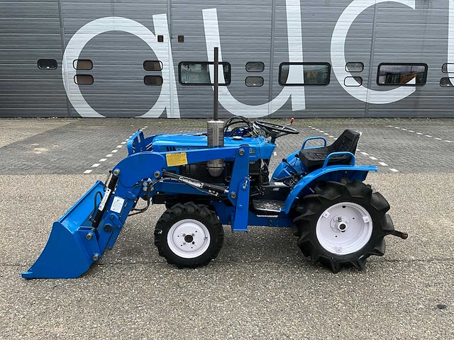 Iseki tx1410 4wd minitractor met voorlader - afbeelding 18 van  24