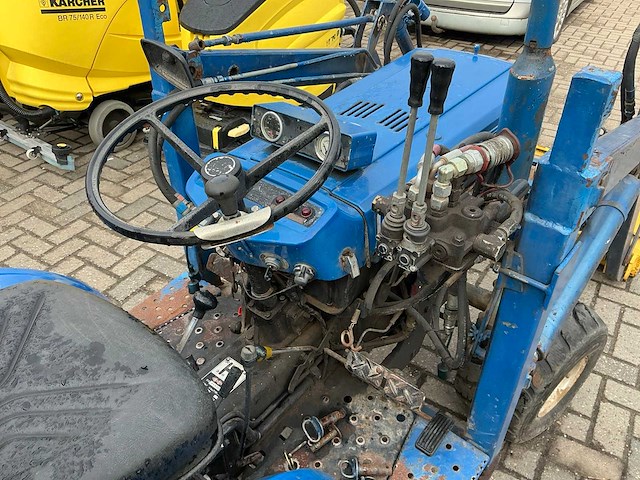 Iseki tx1500 tuinbouw tractor - afbeelding 2 van  14