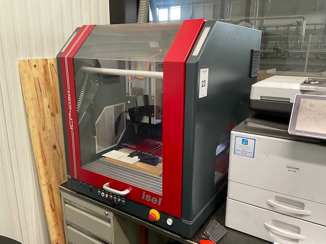 Isel icp 4030 cnc letter frees graveermachine - afbeelding 1 van  10