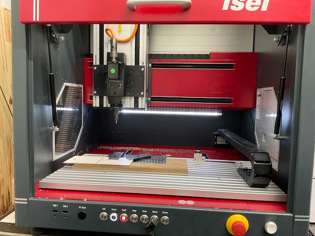 Isel icp 4030 cnc letter frees graveermachine - afbeelding 2 van  4