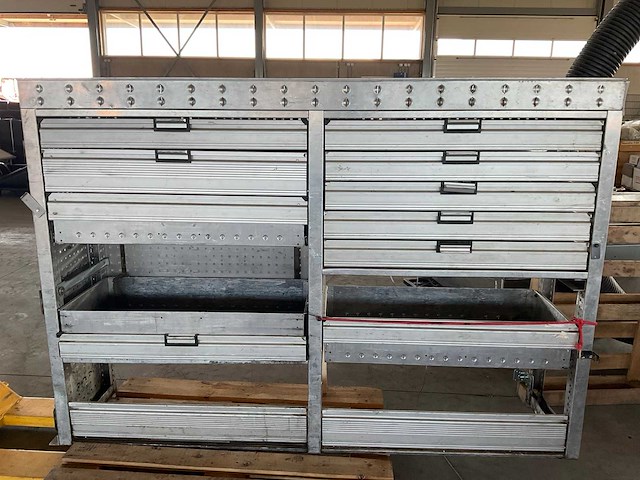 Isfordink bedrijfswageninrichting - afbeelding 1 van  3