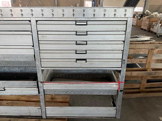 Isfordink bedrijfswageninrichting - afbeelding 2 van  3