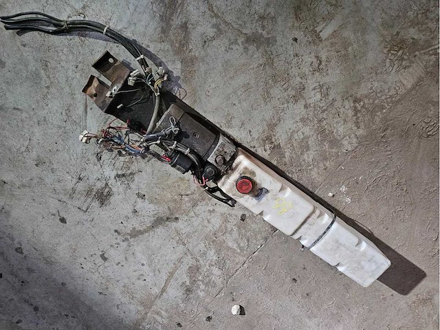 Iskra - 24v 2 - hydrauliek pomp - afbeelding 2 van  3