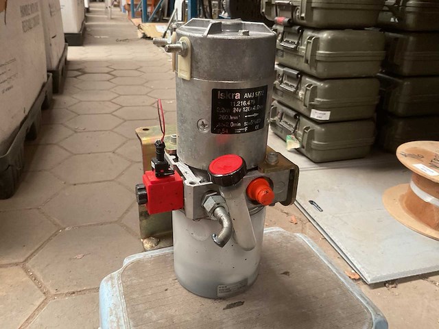 Iskra amj5772 hydraulische pompunit - afbeelding 1 van  3