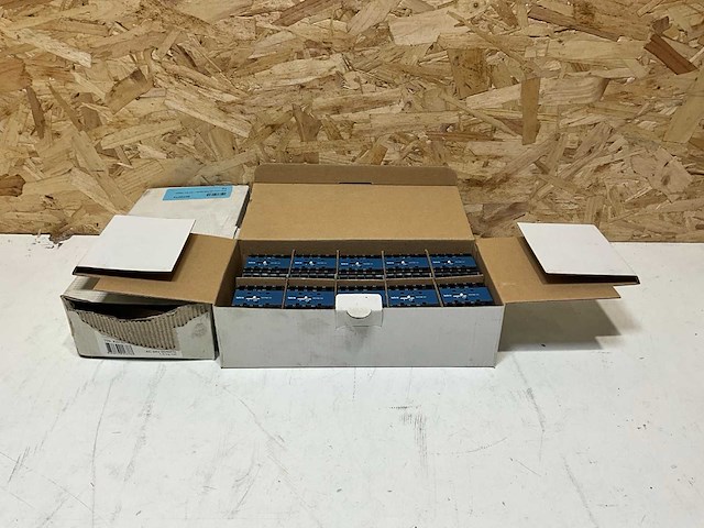 Iskra ko7m magneetschakelaar ac 5,5kw 11,5a (17x) - afbeelding 2 van  3