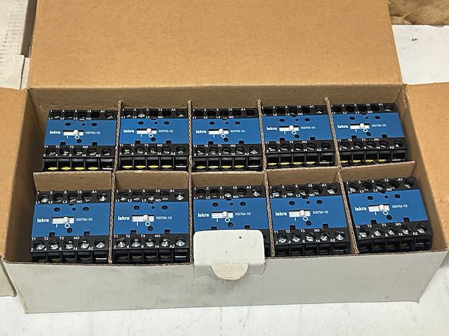 Iskra ko7m magneetschakelaar ac 5,5kw 11,5a (17x) - afbeelding 3 van  3
