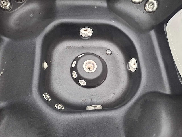 Island spa 6 persoons jacuzzi en buitenspa - afbeelding 31 van  34