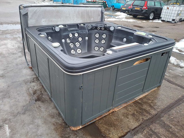 Island spa 6 persoons jacuzzi en buitenspa - afbeelding 23 van  34