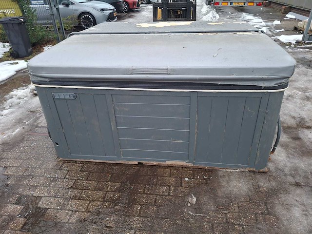 Island spa 6 persoons jacuzzi en buitenspa - afbeelding 30 van  34