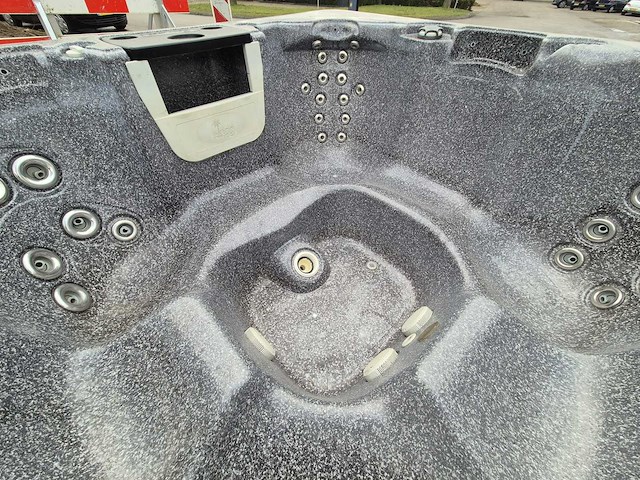 Island spa 7 persoons jacuzzi en buitenspa - afbeelding 14 van  26