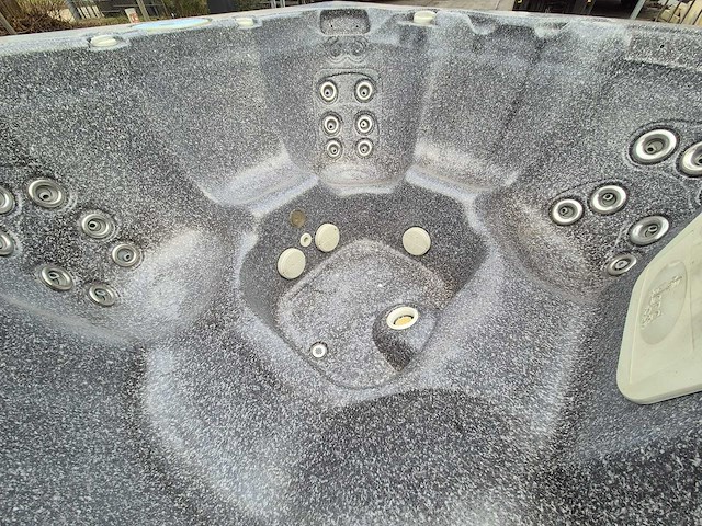 Island spa 7 persoons jacuzzi en buitenspa - afbeelding 7 van  20