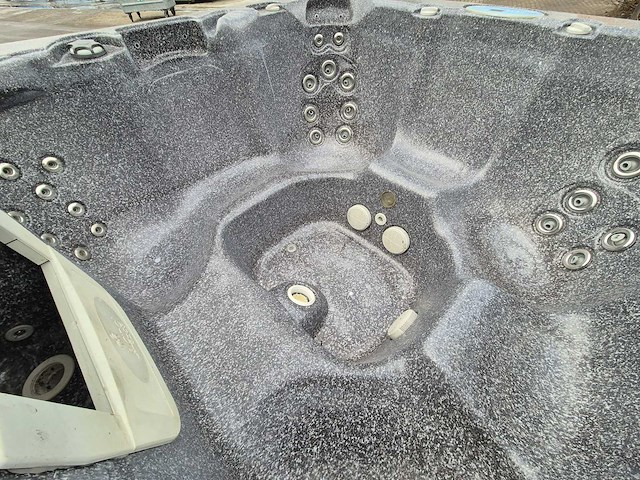Island spa 7 persoons jacuzzi en buitenspa - afbeelding 11 van  26