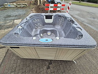 Island spa 7 persoons jacuzzi en buitenspa - afbeelding 21 van  26
