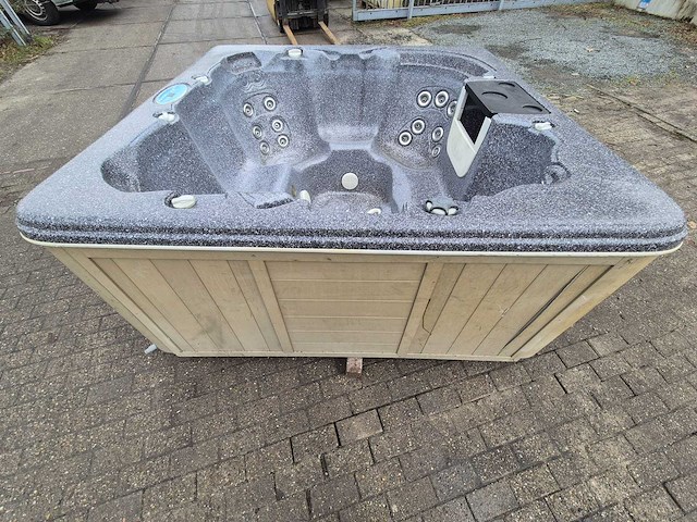 Island spa 7 persoons jacuzzi en buitenspa - afbeelding 6 van  23