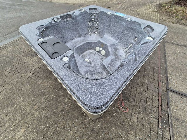 Island spa 7 persoons jacuzzi en buitenspa - afbeelding 5 van  26