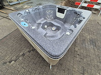 Island spa 7 persoons jacuzzi en buitenspa - afbeelding 20 van  26