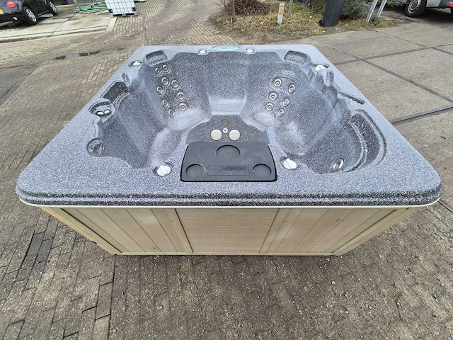 Island spa 7 persoons jacuzzi en buitenspa - afbeelding 3 van  25