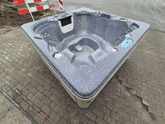 Island spa 7 persoons jacuzzi en buitenspa - afbeelding 5 van  25