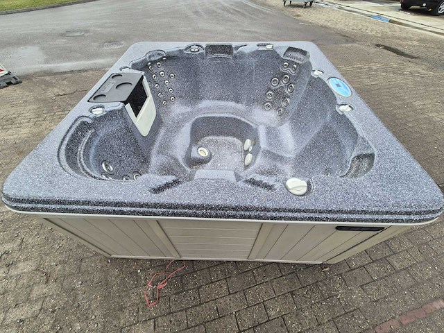 Island spa 7 persoons jacuzzi en buitenspa - afbeelding 11 van  25