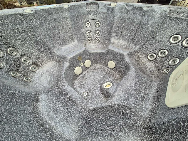 Island spa 7 persoons jacuzzi en buitenspa - afbeelding 9 van  26