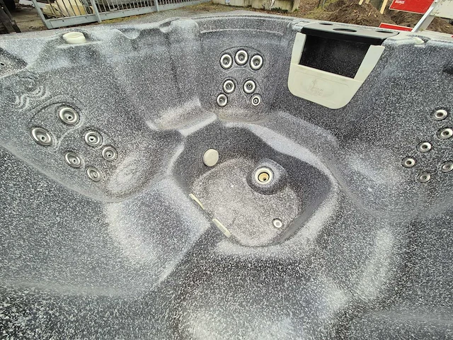 Island spa 7 persoons jacuzzi en buitenspa - afbeelding 16 van  26