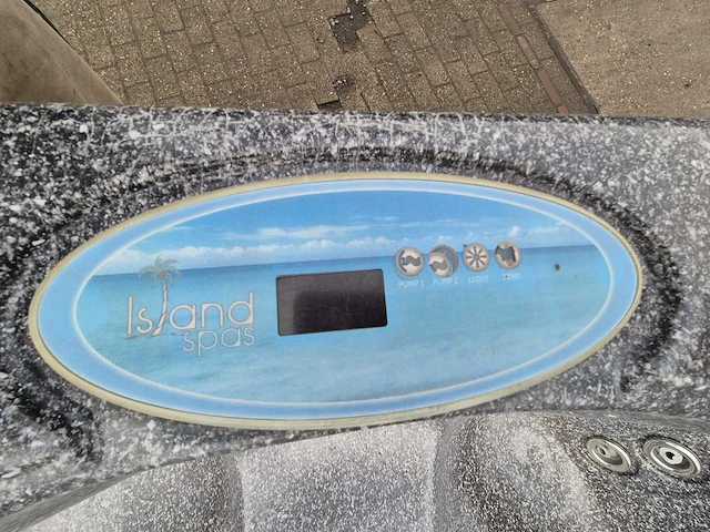 Island spa 7 persoons jacuzzi en buitenspa - afbeelding 17 van  26