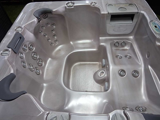 Island spa jacuzzi - afbeelding 2 van  9