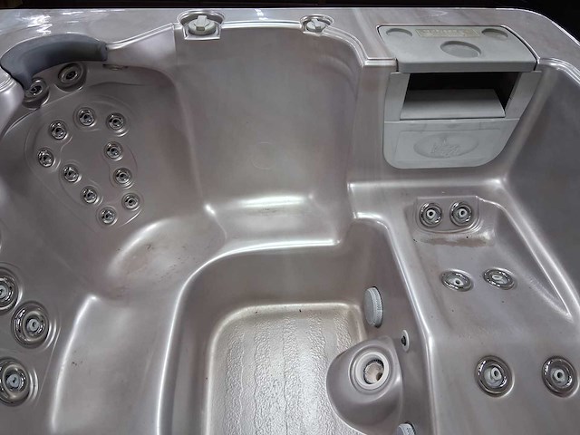 Island spa jacuzzi - afbeelding 8 van  9