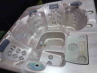 Island spa jacuzzi - afbeelding 4 van  5