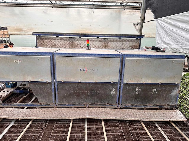 Iso robot plug planting machine - afbeelding 4 van  6